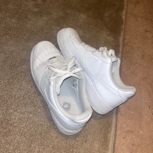 Nike Air force - Nike Airforce, använt ungefär 5 gånger  Kom med prisförslag vid intresse