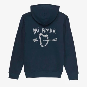 MI AMOR hoodie - Ursnygg hoodie från Mira Paris som inte säljs längre. Inga tecken på användning överhuvdtaget💖Nypris 1499kr (pris går att diskutera!)💘  