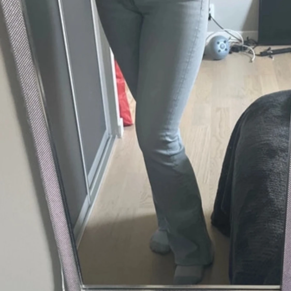 Ljusblå bootcut jeans