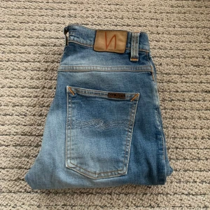 Nudie Jaens grim tim  - Nudie jaens grim tim i stolek 27w bra sick inga defekter 