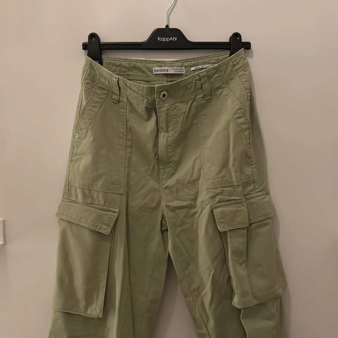 Millitärgröna byxor  - 90