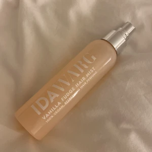 Ida Wargs hair mist - Ida warg hair mist i vanilla fudge. 100% vegansk. Nästan full. Utan locket 