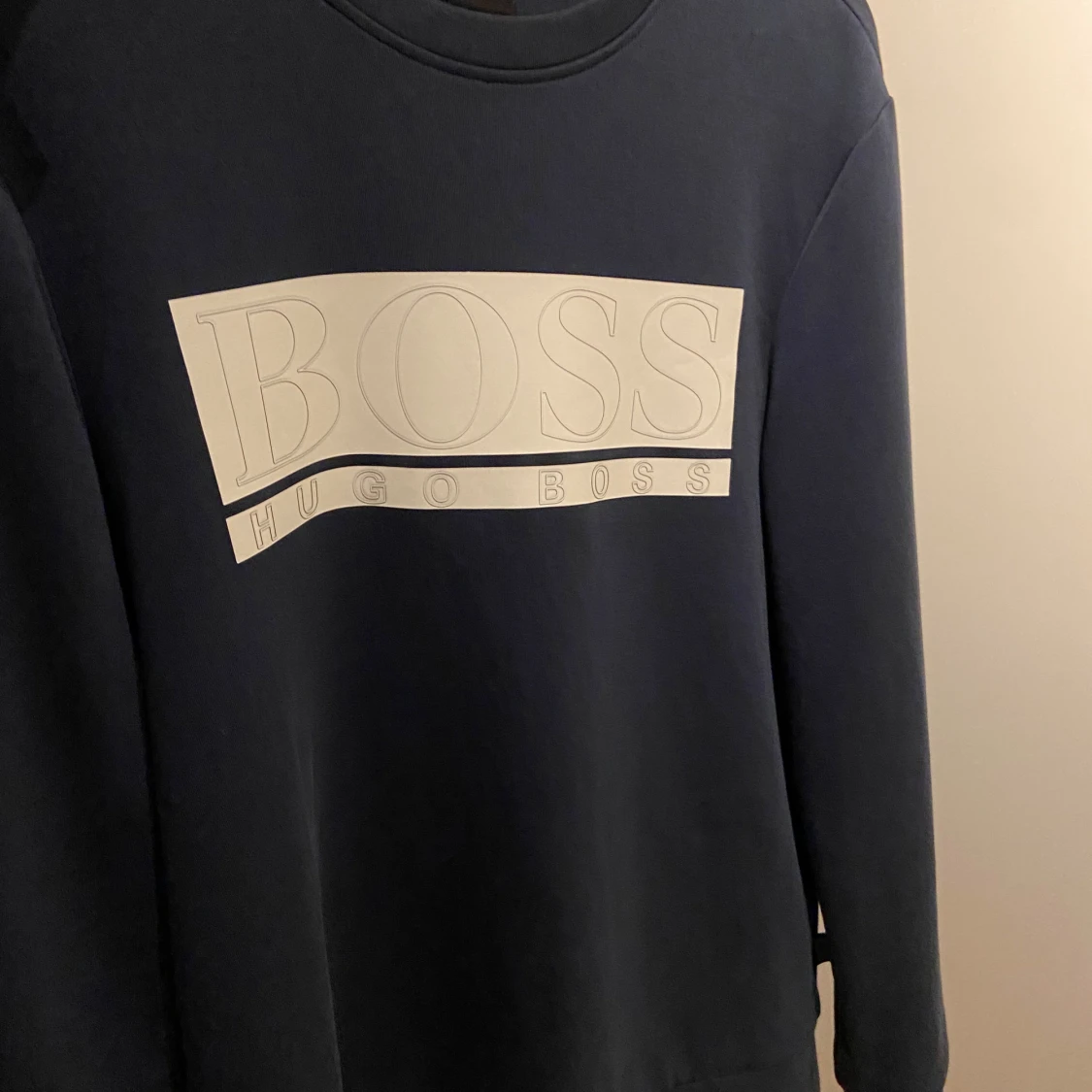 Mörkblå tröja från Hugo Boss