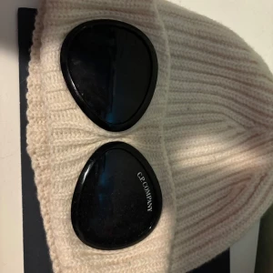 Cp company mössa - Cp company mössa i one size mössan är i nyskick Priset är inte hugget i sten.