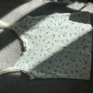 Blommigt linne - Blommigt linne från H&m 💐 