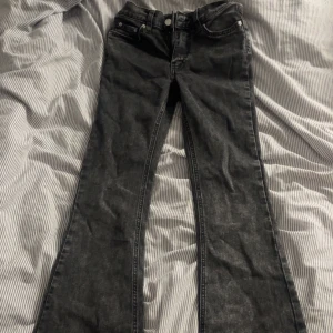 Snygga lågmidjade jeans - Snygga jeans, inga defekter 