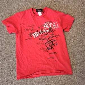 Billabong tröja - Snygg billabong tröja som är i storlek XS. Den är i bra form men har en liten defekt på högra armen som nästan inte syns.