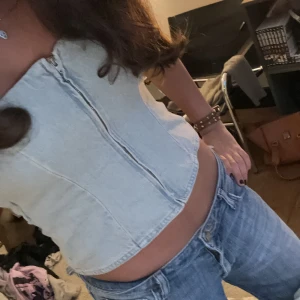 Cool jeanskorsetttopp❤️‍🔥 - Aldrig använd, assnygg korsett topp, perfekt festtopp😍 köp toppen hos min kompis ist JochEsellout ❤️