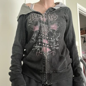 Cool zip - Jättecool zip med långa ärmar.  Köp innan 20.30 med instabox för o få postat samma dag🩷