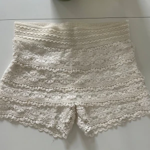 Söta shorts - Söta shorts i jättefint skick. Vet ej vart de är ifrån🥰 storlek M men skulle säga de passar M/L