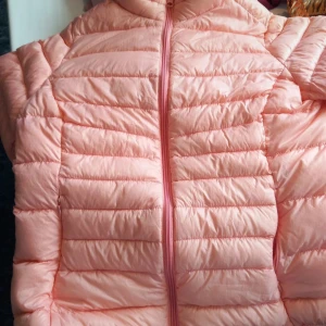 Jacka - Din och hel.