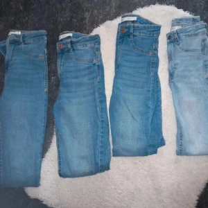 Byxor - 4 st super fina jeans.  Alla för 400 kr