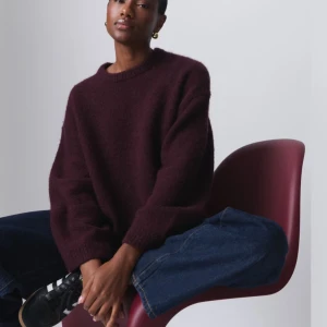 Vinröd stickad tröja - Helt ny med lappar kvar💖