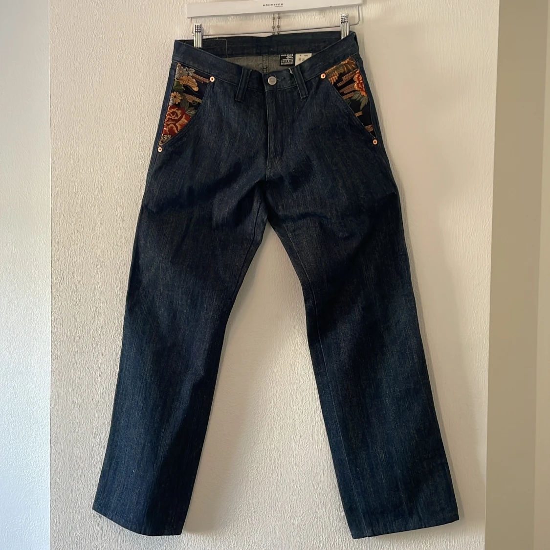 Bra kvalitet jeans med cool design - 90