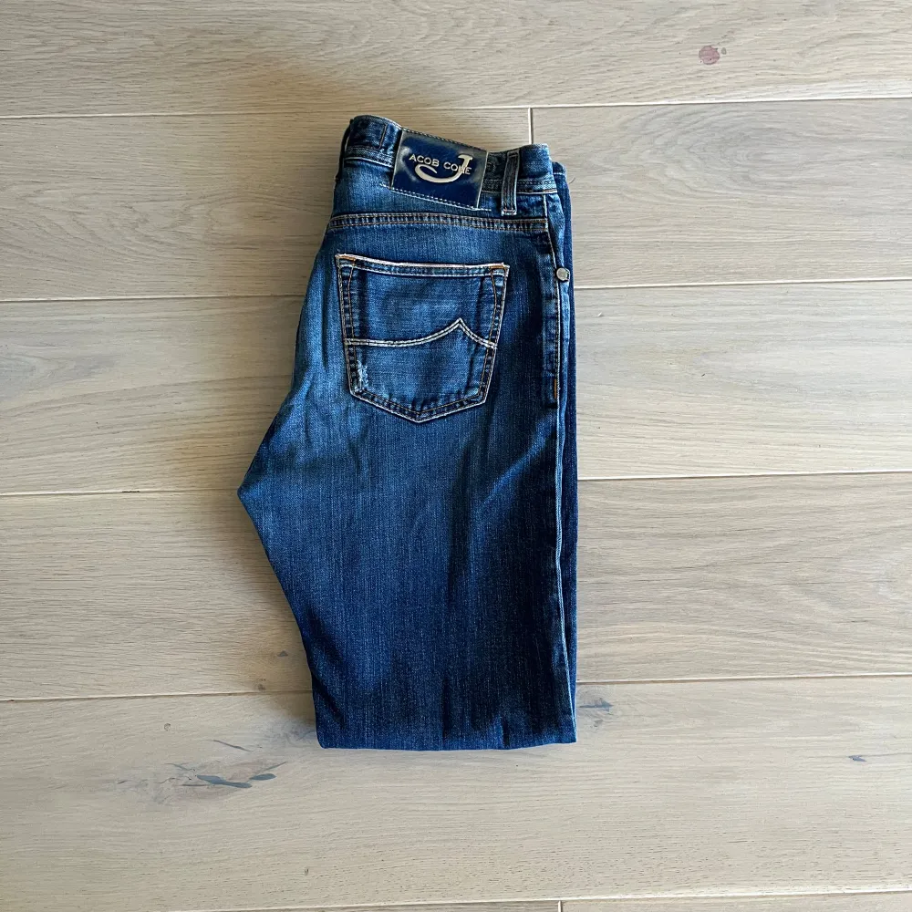 | Riktigt feta cohën jeans som är limited edition! | Storlek 34 | modell: 610 limited | Tveka inte på att skriva om du har frågor eller funderingar💫. Jeans & Byxor.