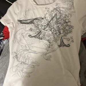 T shirt - Lite Tight när man väl sätter på den