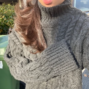 Polotröja - Säljer min superfina polotröja!! Perfekt till hösten🥰🍂