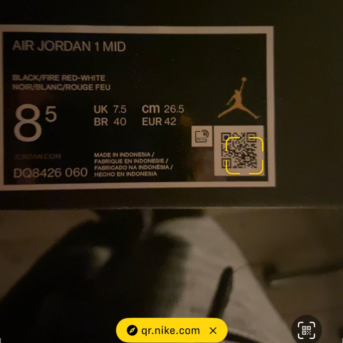 Jordan 1s blue shiny - 93