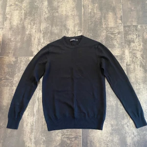 J.Lindeberg Merino tröja - Väldigt bra skick knappast använd  Inga defekter  Strl S Passform som vanlig S