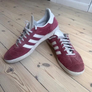 Adidas Gazelle  - Använda men hela.  