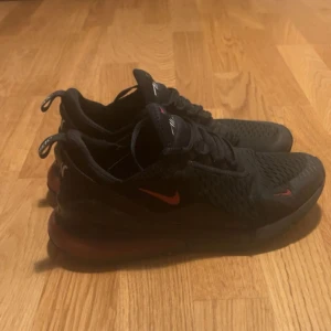 270  - Är ända lite annars som nya 