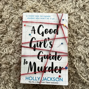 A good girl’s guide to murder by Holly Jackson - En stram, tvångsläsbar, elegant plottad thriller.  I god skick med alla sidor tillgängliga.  Oänvänd!