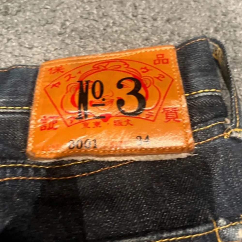 Storlek 34 är i bra skick. Jeans & Byxor.