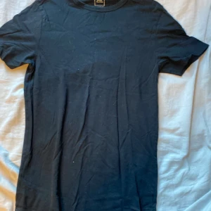 Tröja - Svart basic tröja strö XS men passar S/M