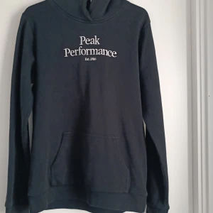 Peak Performance hoodie  - Bra skick 8/10