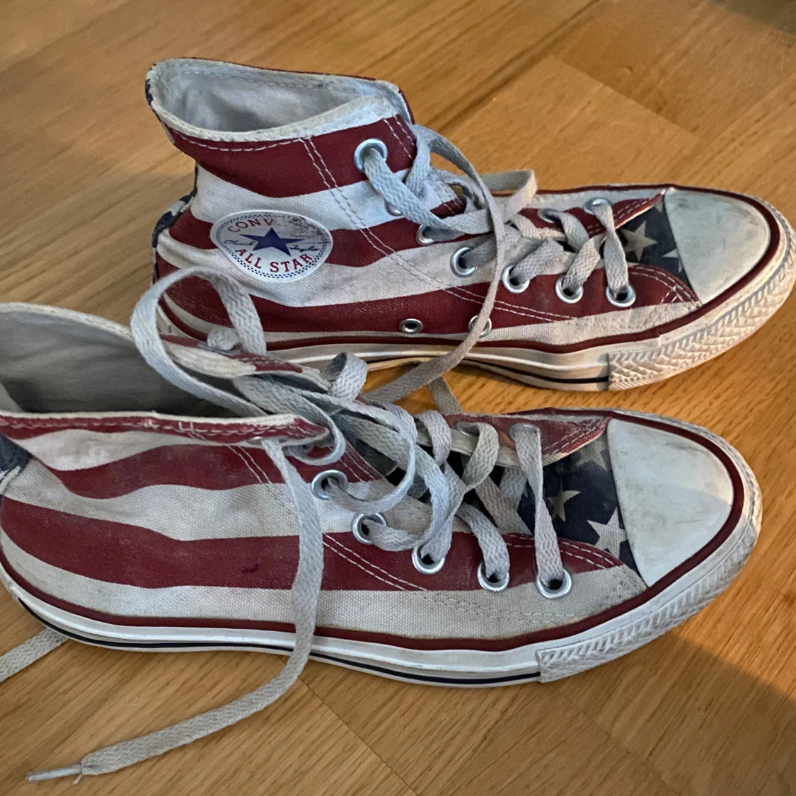 Vintage Chuck Taylor Converse All Stars - 92