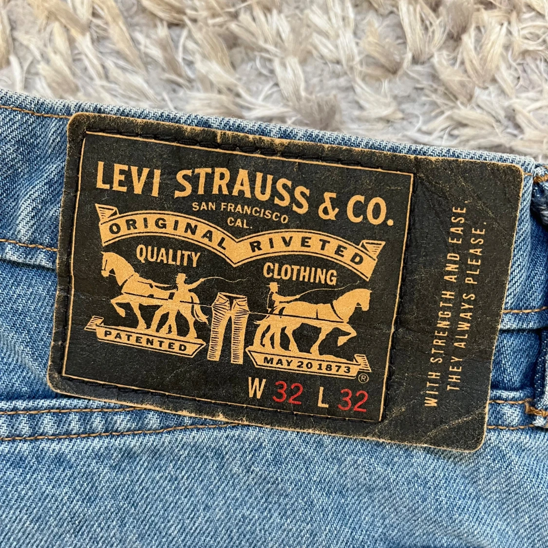 Blå Levis jeans - 92