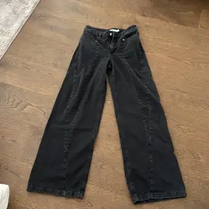 Helt nya jeans från NA-KD 