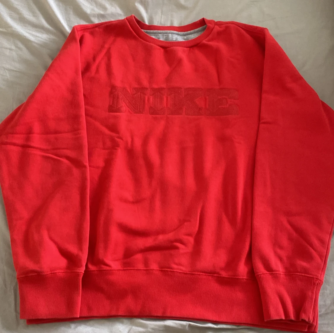 Röd tröja från Nike