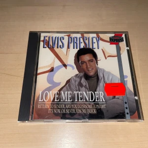 Elvis Presley CD  - Elvis Presley CD skiva i mycket bra skick.  Frakt på 55kr tillkommer & betalningen sker via swish