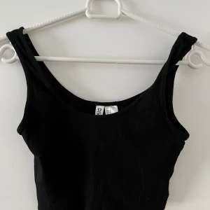 Crop top från hm - Crop top från hm i storlek S 