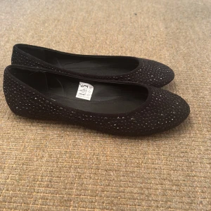 Ballerinaskor - Helt oanvända ballerina skor från Duffy i storlek 39😍