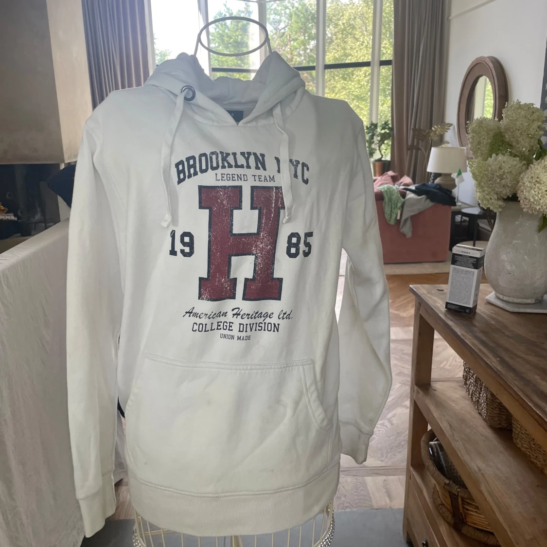 Vit hoodie från Smog - 90