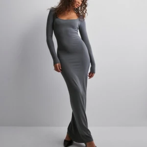 Maxi klänning - Från Nelly, med prislapp. Storlek XS💞