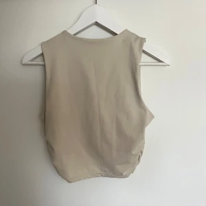 Kjol och linne set - Ett set perfekt till sommaren, inte använt många gånger, mycket bra skick