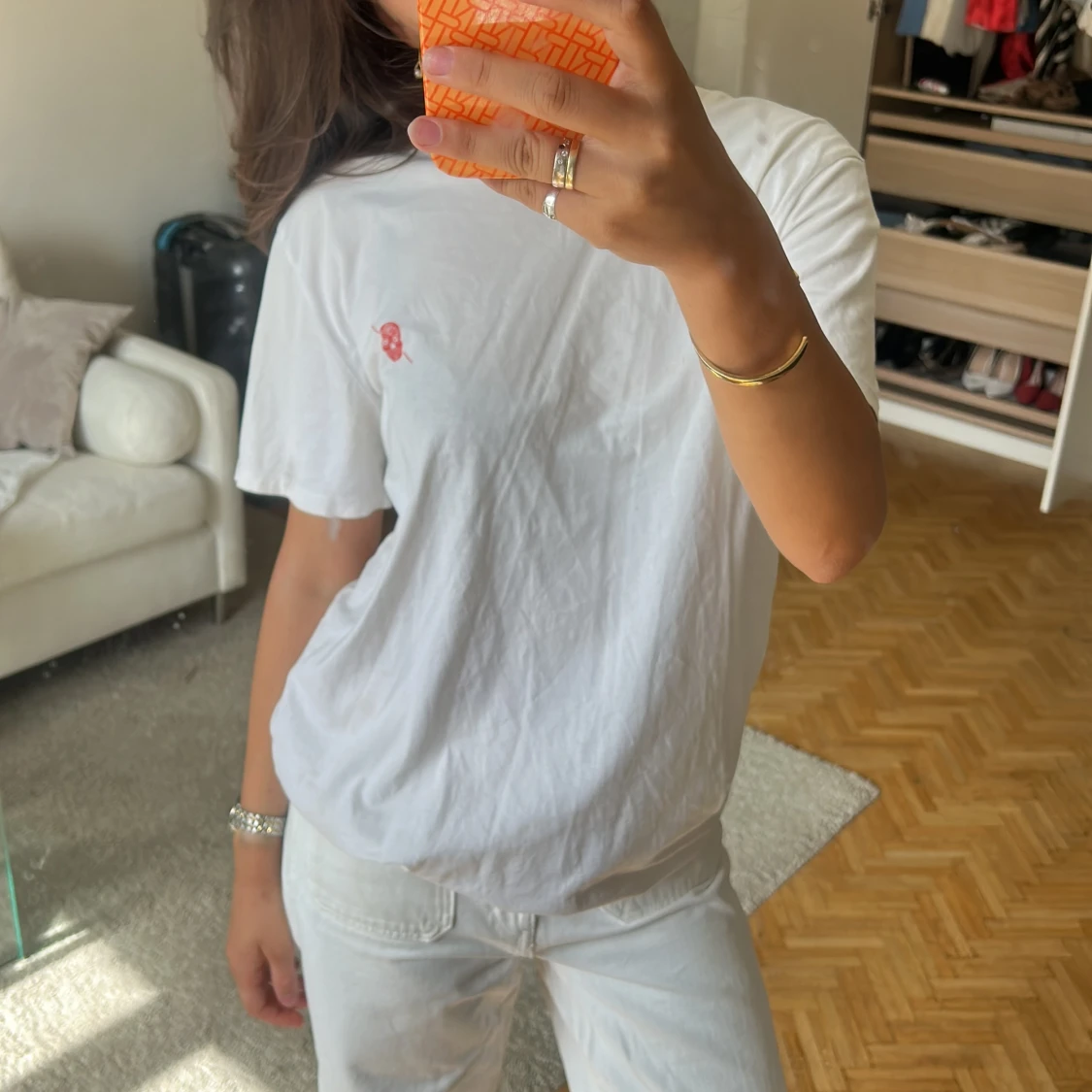 Suspicious t-shirt - 92