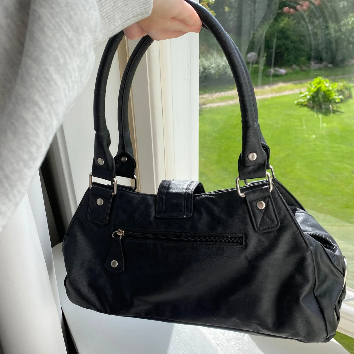 Svart väska - 91