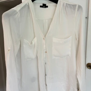 Vit blus  - Vit blus från H&M