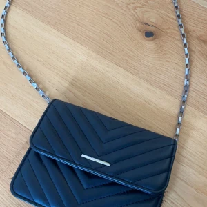 Väska från Bershka! - Jätte fin handväska från bershka❤️ säljer pågrund av att den inte kommer till användning längre💕