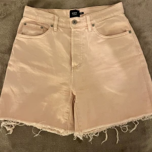 Shorts - Sparsamt använda