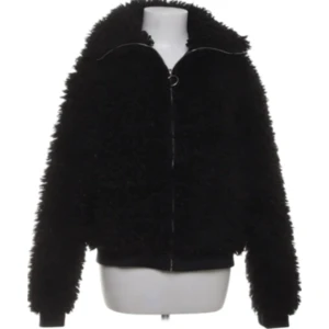 fluff jacka - så fin! kom med prisförslag!! tecken på användning men inga tydliga defekter. (lånade bild) 