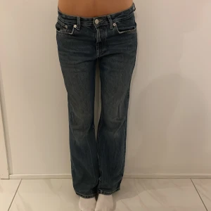 Midwaist jeans - Loose fit jeans, midwaist, använt några gånger