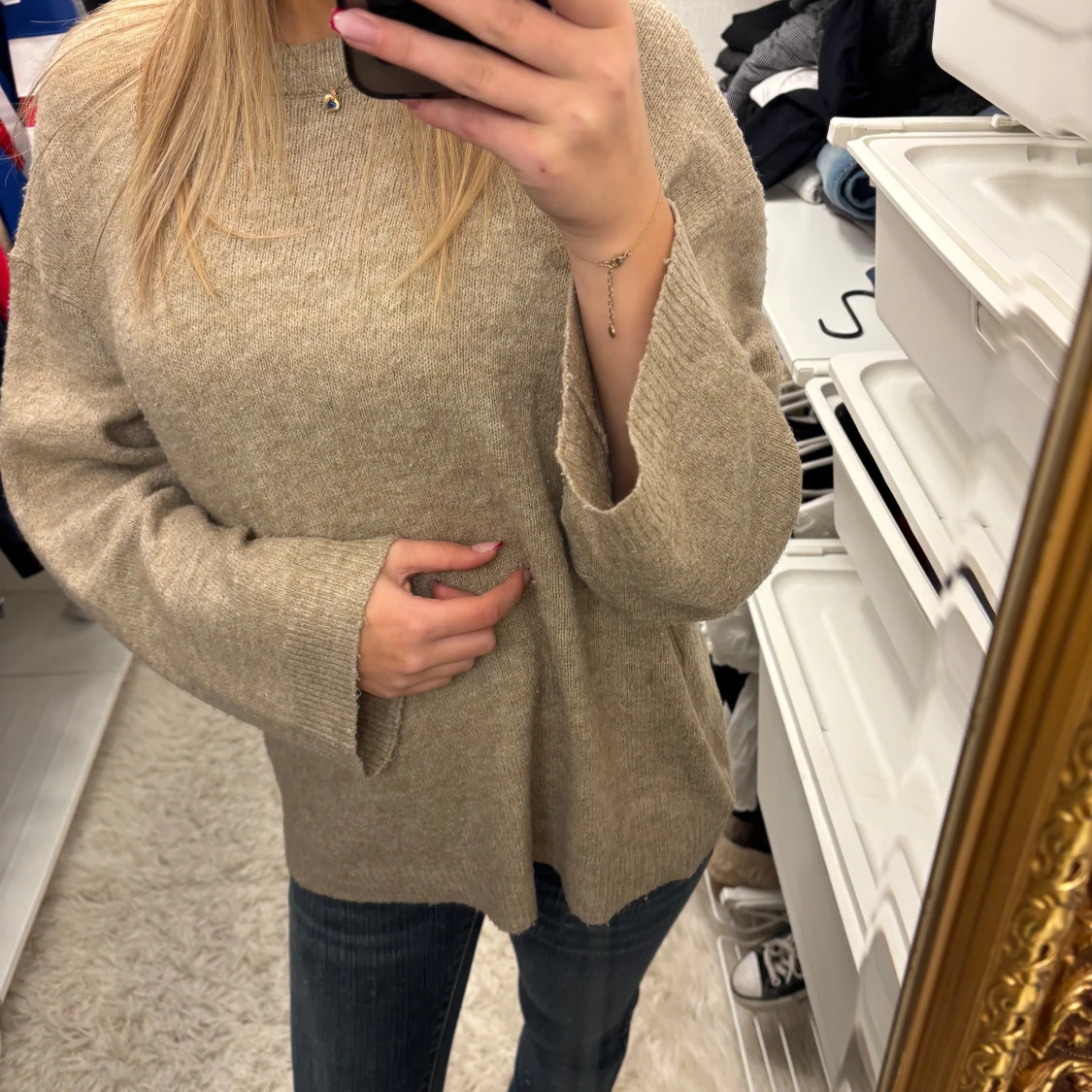 Beige stickad tröja