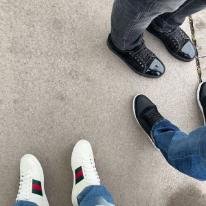 Gucci ace snake  - Säljer nu mina gucci ace snake tillkommer box dustbox och kvittot. I bra skick 