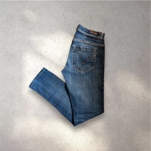 Dondup George Jeans - Trendigaste jeansen på marknaden | W31 | Skick: 8/10 | Hör av dig vid ytterligare frågor⚜️