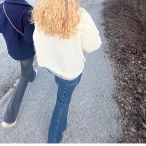 Coola jeans från weekday - Säljer nu mina sjukt snygga jeans från weekday då de inte kommer till lika mycket användning längre💕